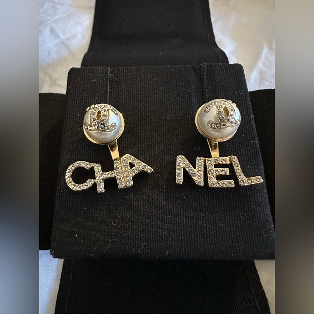 Chanel Earrings Pearl & Crystal